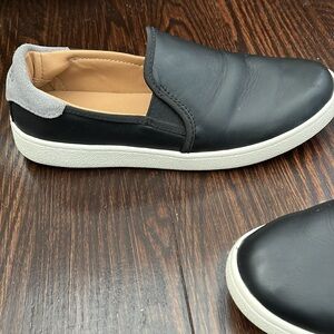 Ugg Cas leather slip on sneakers sz 9 black